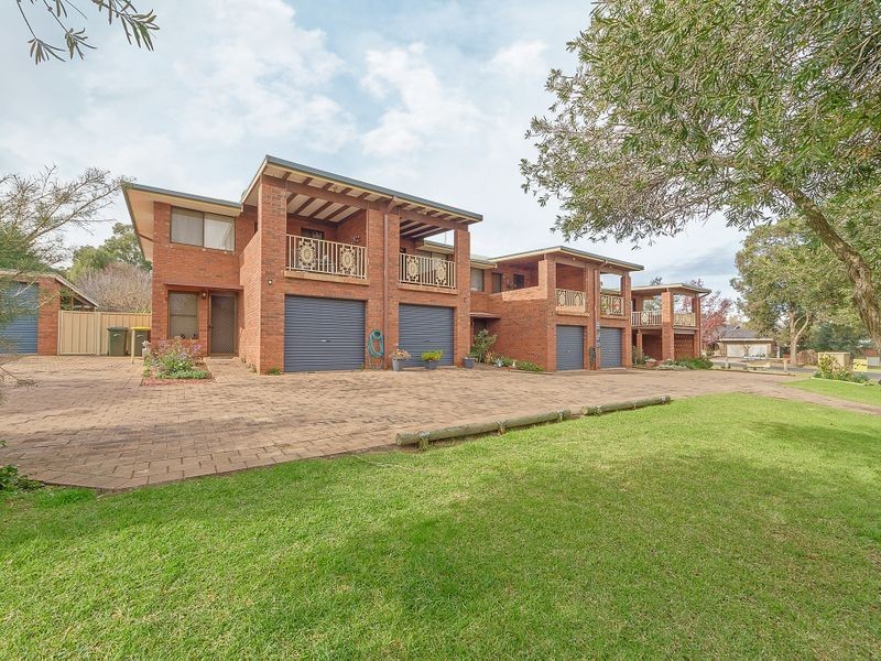 2/42 Evans Street, Cowra NSW 2794