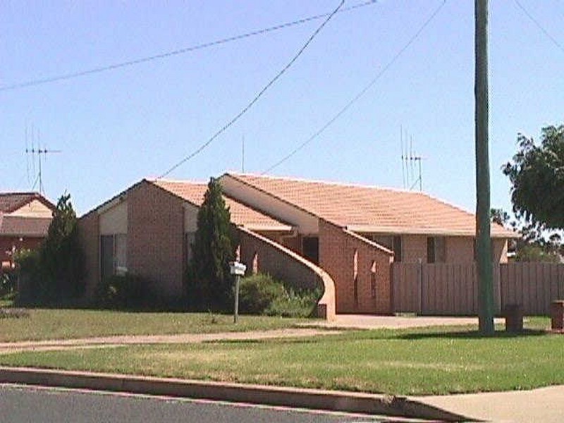 69 Lyall Street, Cowra NSW 2794