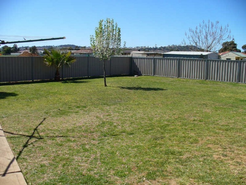 69 Lyall Street, Cowra NSW 2794