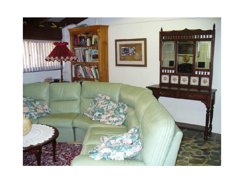 1 Henderson Street, Cowra NSW 2794