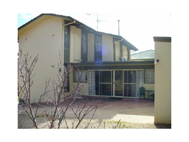 1 Henderson Street, Cowra NSW 2794