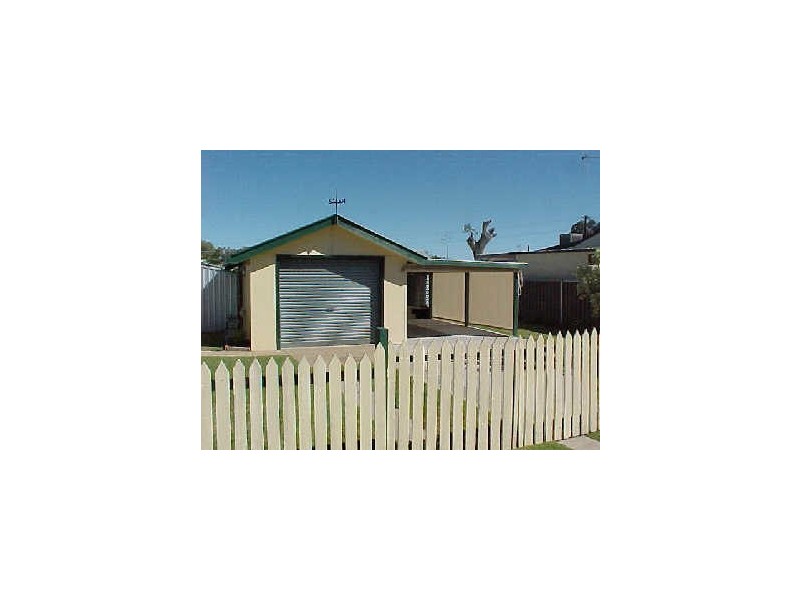 14 Lee Street, Cowra NSW 2794