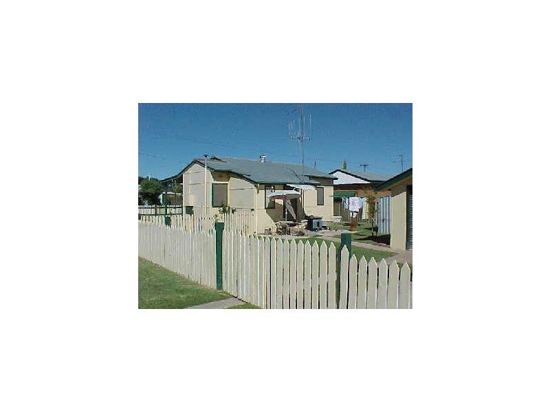 14 Lee Street, Cowra NSW 2794
