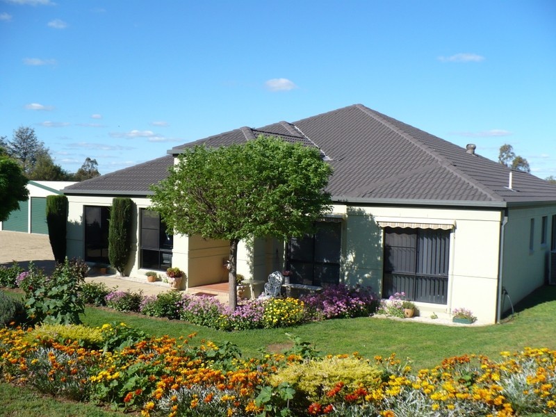 35 Dawson Drive, Cowra NSW 2794