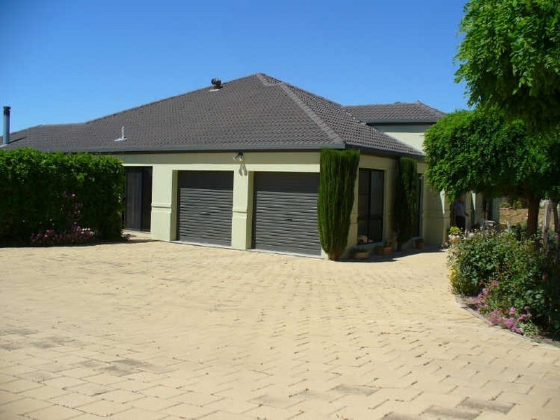 35 Dawson Drive, Cowra NSW 2794