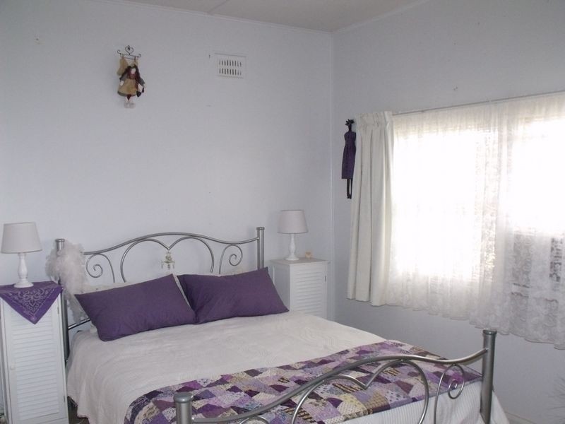 25 Brisbane Avenue, Cowra NSW 2794