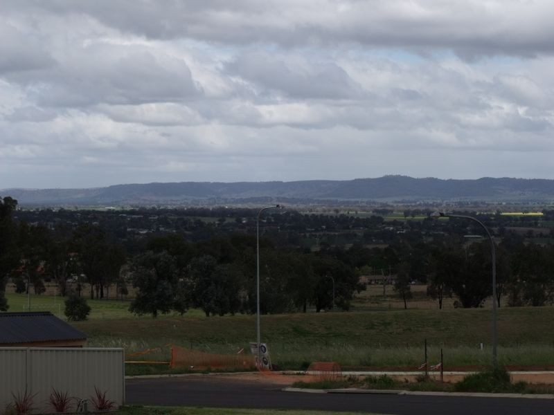 25 Acacia Circuit, Cowra NSW 2794