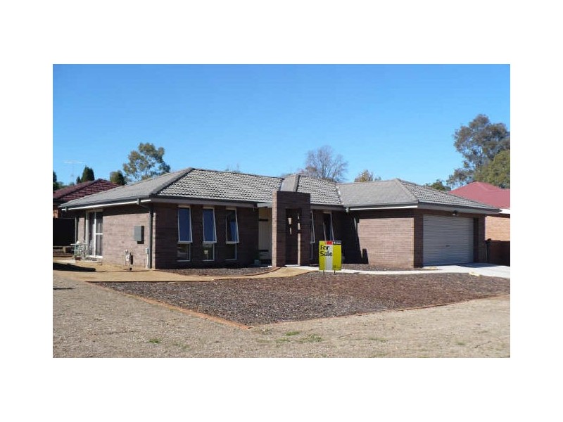 35 Nelson Street, Cowra NSW 2794