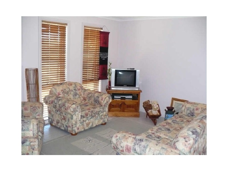 35 Nelson Street, Cowra NSW 2794