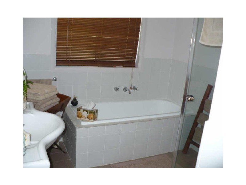 35 Nelson Street, Cowra NSW 2794