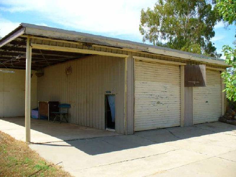 15 Newcombe Street, Cowra NSW 2794