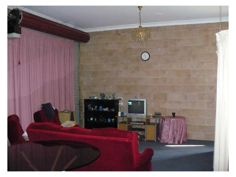 121 Vernon Drive, Cowra NSW 2794