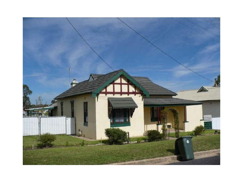 19 Parkes Street, Cowra NSW 2794