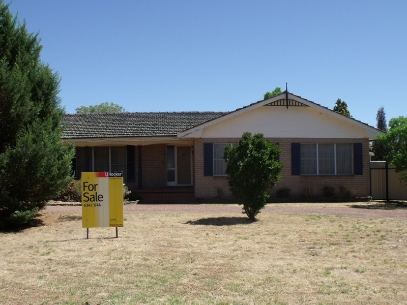 4 Duffey Avenue, Cowra NSW 2794