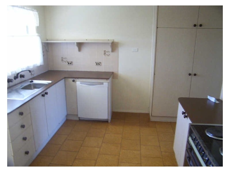 4 Duffey Avenue, Cowra NSW 2794