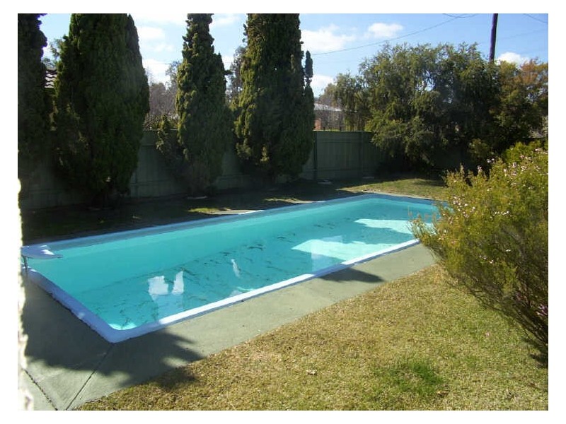 4 Duffey Avenue, Cowra NSW 2794