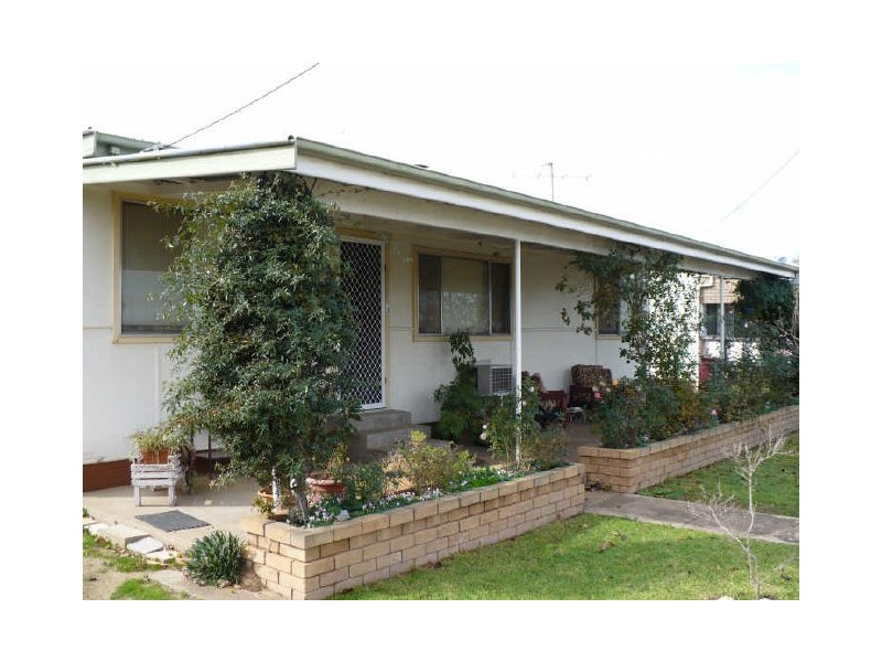 19 Mulyan Street, Cowra NSW 2794