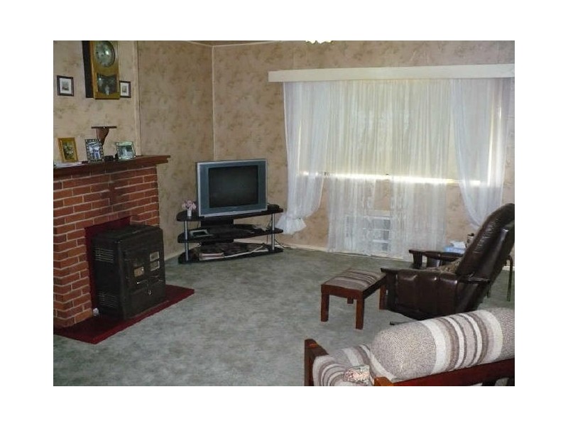 19 Mulyan Street, Cowra NSW 2794