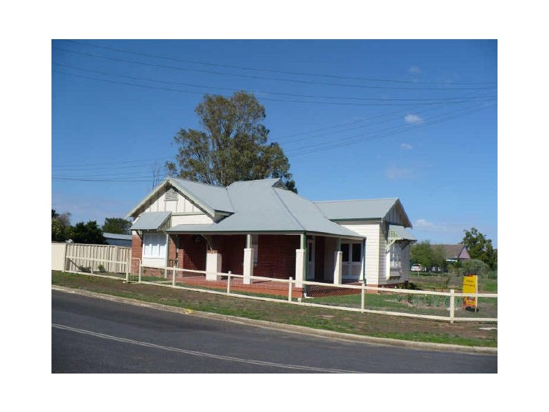 52 Brisbane Avenue, Cowra NSW 2794