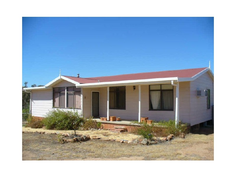 10 Valley View Road, Cowra NSW 2794