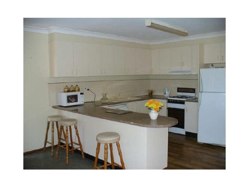 10 Valley View Road, Cowra NSW 2794