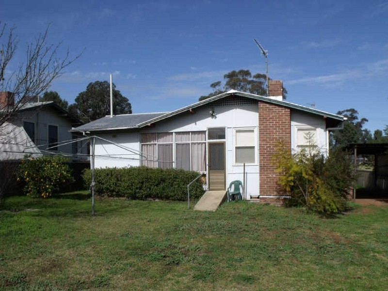 22 Whitby Street, Cowra NSW 2794