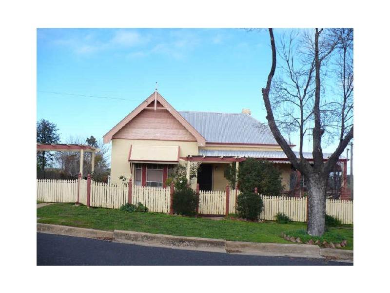 1 Daly Street, Cowra NSW 2794