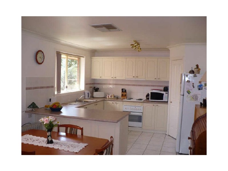 12a Wahroonga Street, Cowra NSW 2794