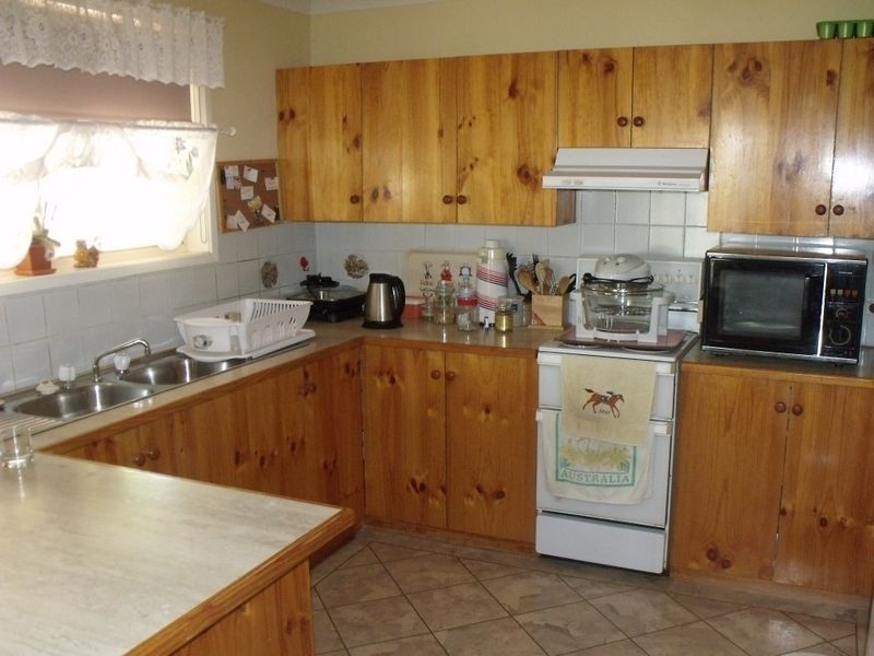 171 Elouera Road, Cowra NSW 2794