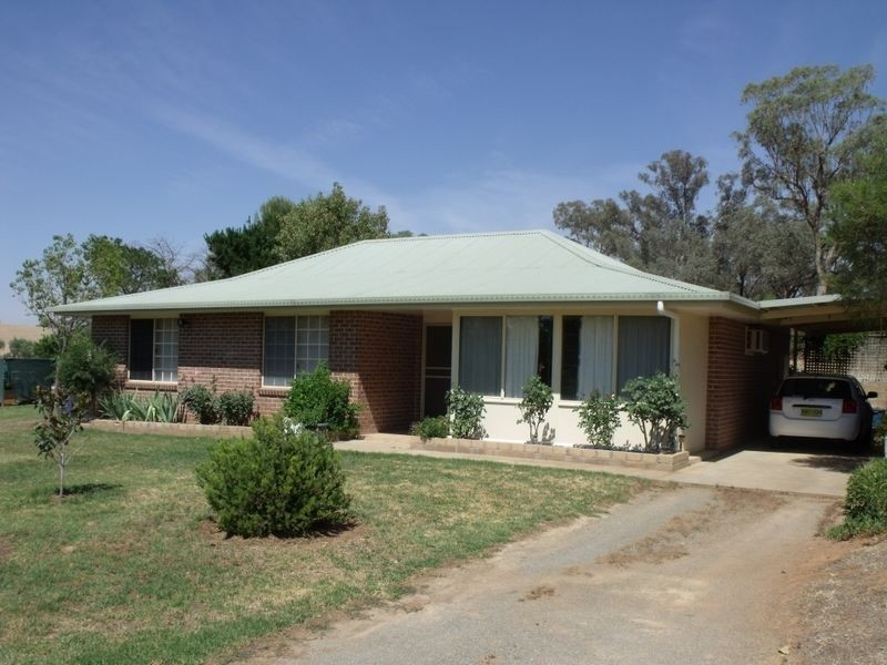 171 Elouera Road, Cowra NSW 2794