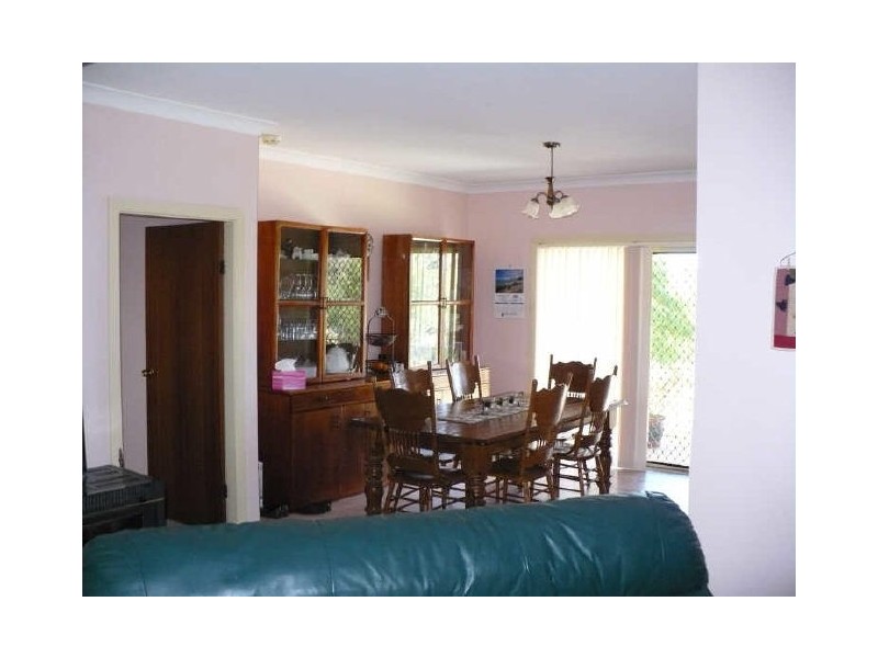 13 Military Parade, Cowra NSW 2794