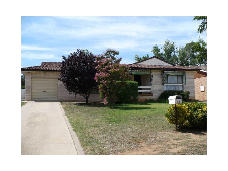 19 Hanna Street, Cowra NSW 2794