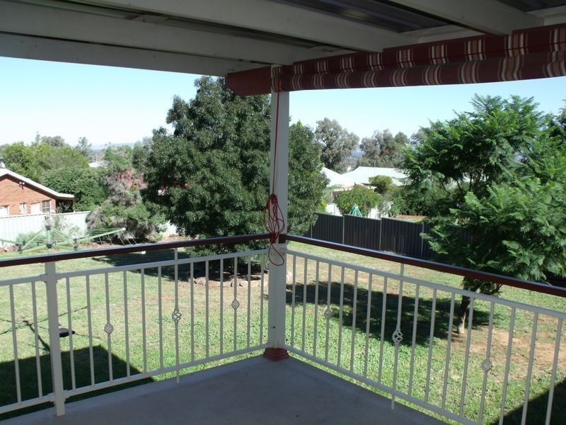 14 Eucalypt Close, Cowra NSW 2794