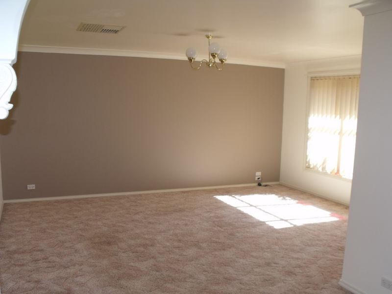 14 Eucalypt Close, Cowra NSW 2794