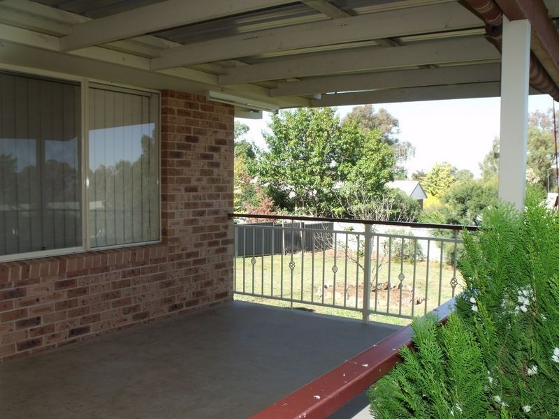 14 Eucalypt Close, Cowra NSW 2794