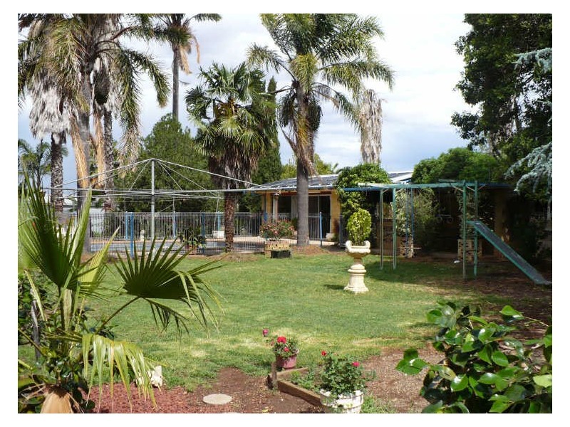 63 Waratah Street, Cowra NSW 2794