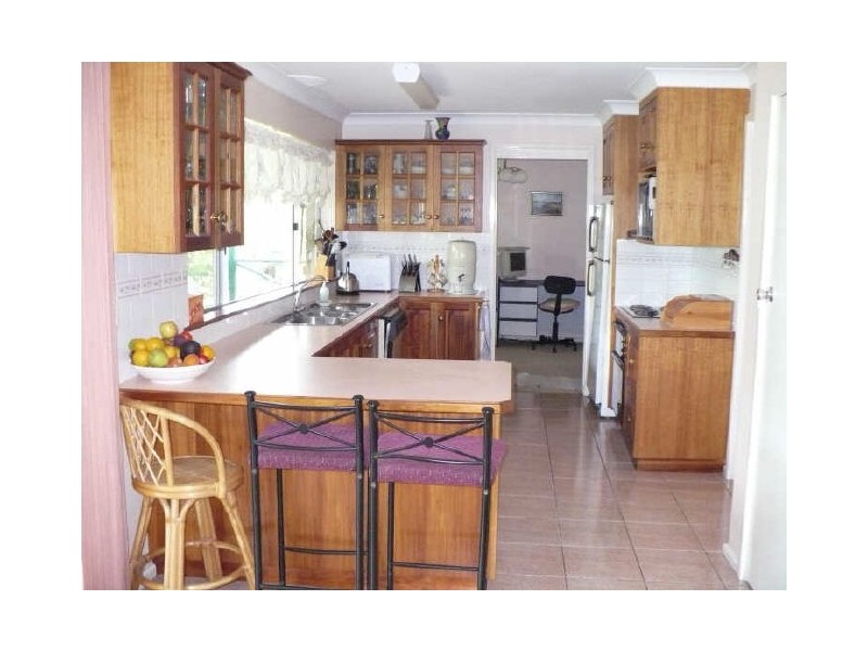 16 Taronga Drive, Cowra NSW 2794