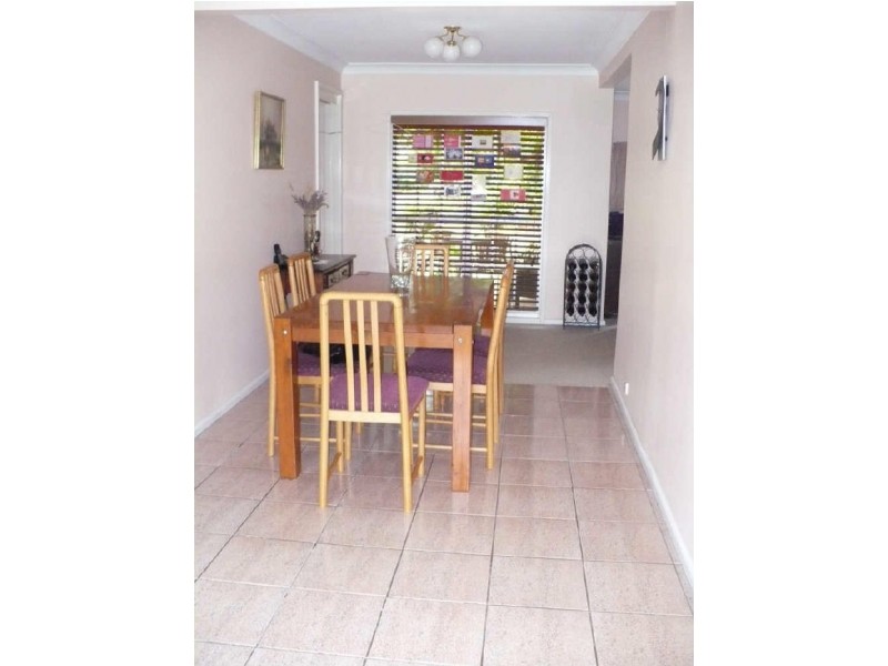 16 Taronga Drive, Cowra NSW 2794