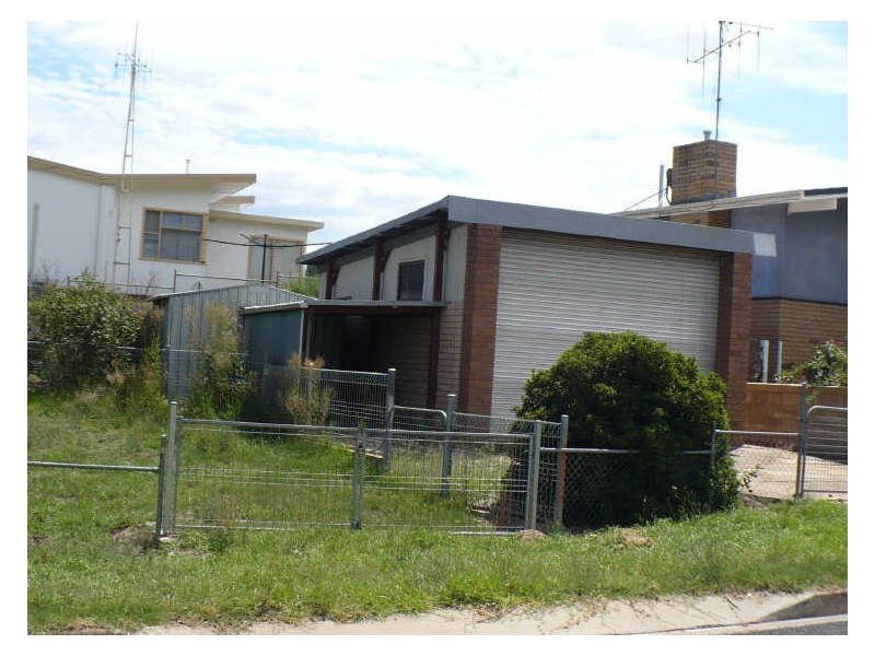 2 Brisbane Avenue, Cowra NSW 2794