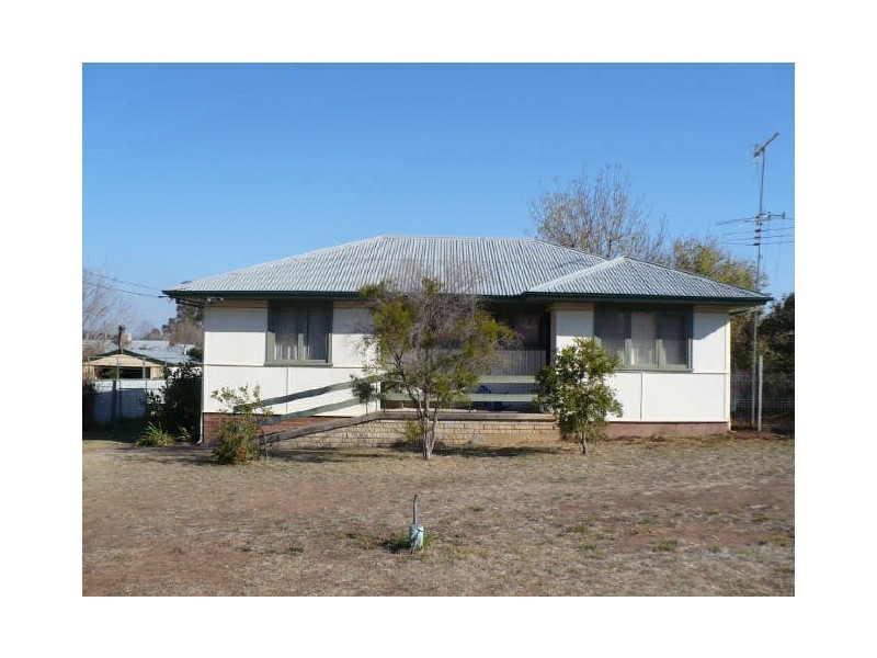 38 Watt Street, Cowra NSW 2794