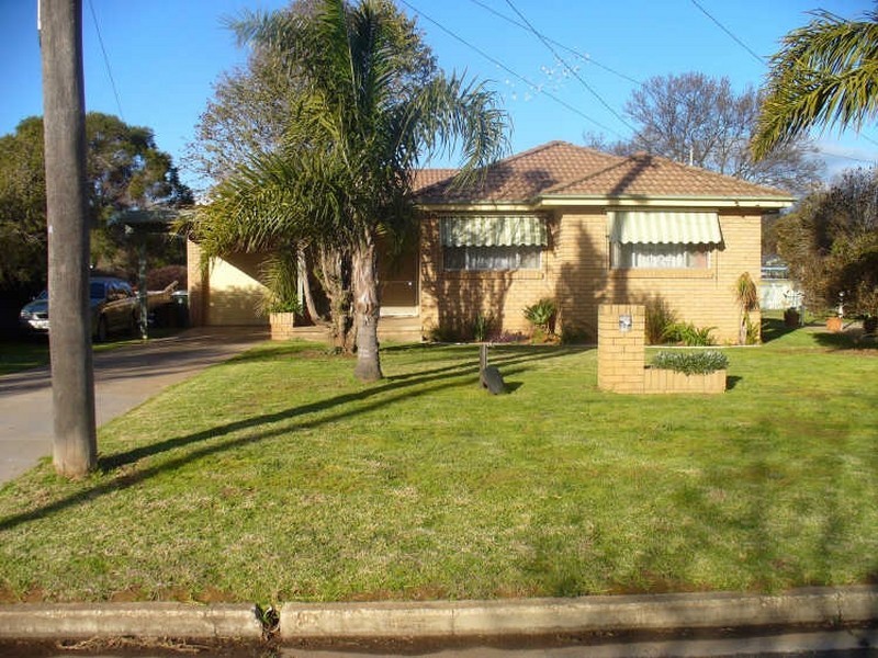 27 Watt Street, Cowra NSW 2794