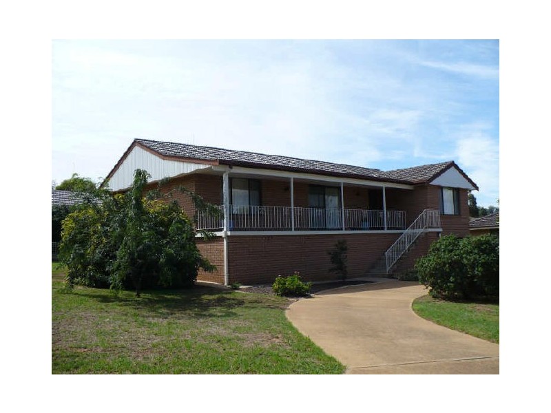 16 Yaldara Crescent, Cowra NSW 2794