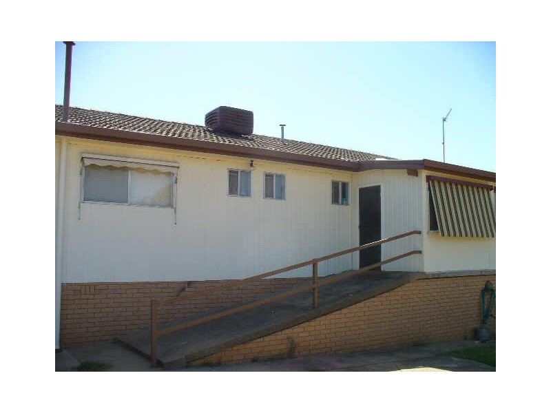 3 Farrer Street, Cowra NSW 2794