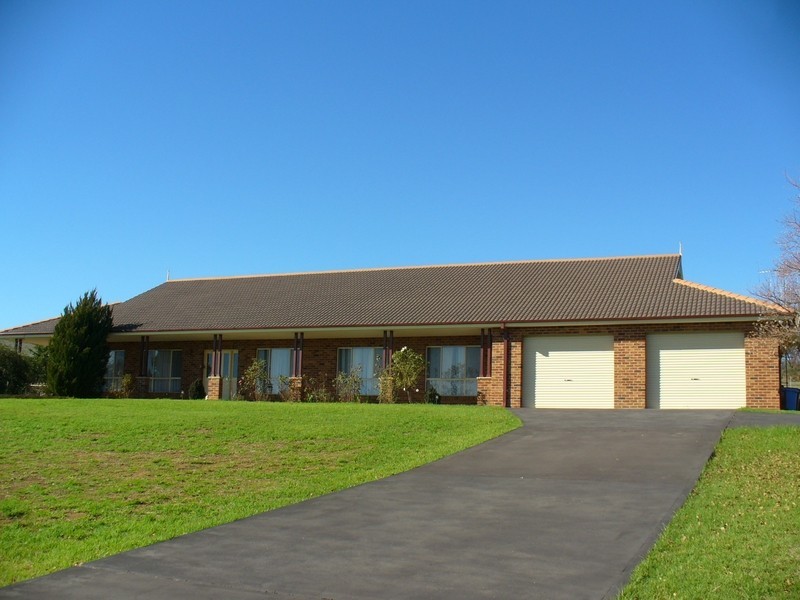 6 Gower Hardy Circuit, Cowra NSW 2794