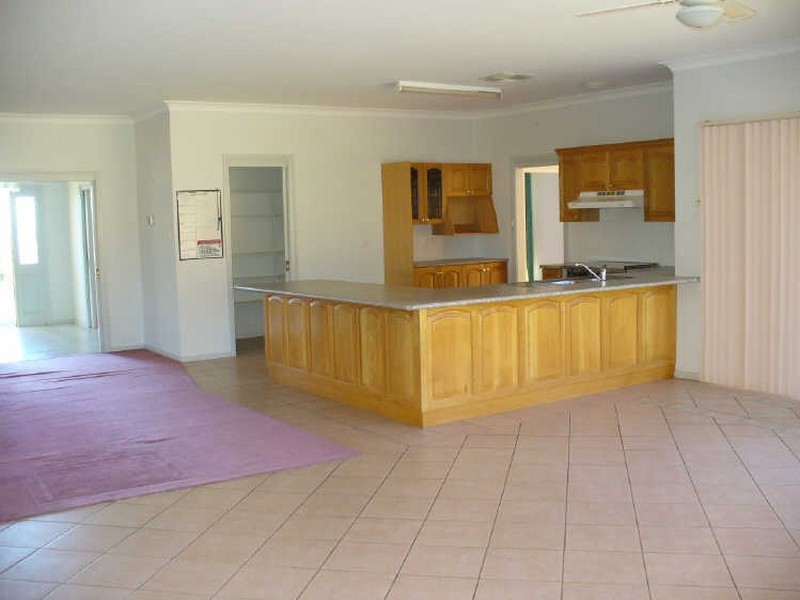 6 Gower Hardy Circuit, Cowra NSW 2794
