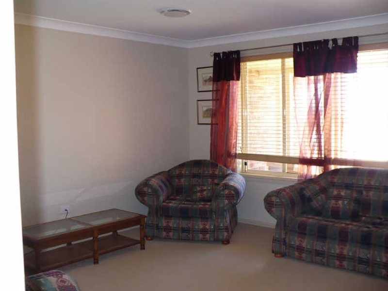 8 River Park Road, Cowra NSW 2794