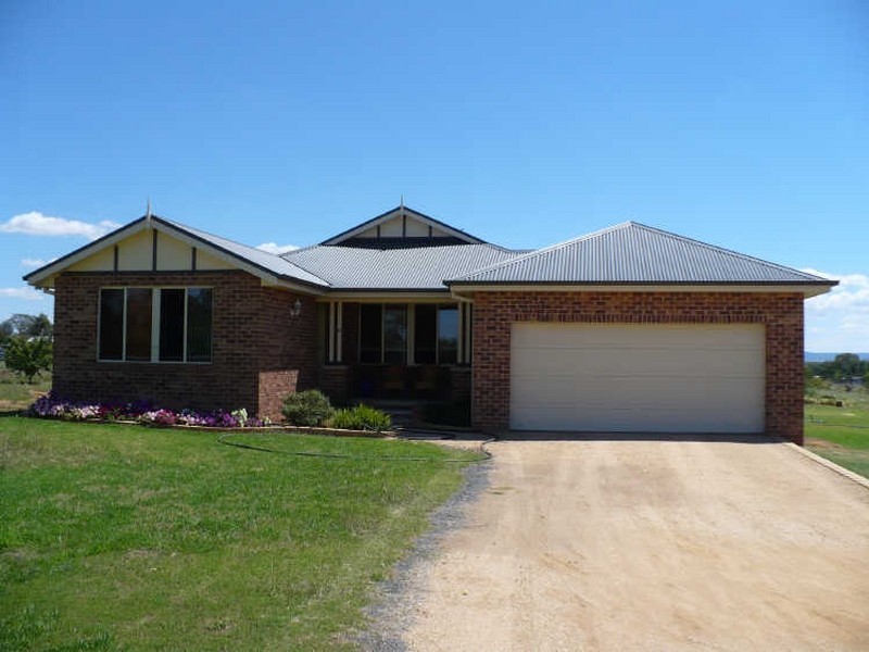 8 River Park Road, Cowra NSW 2794