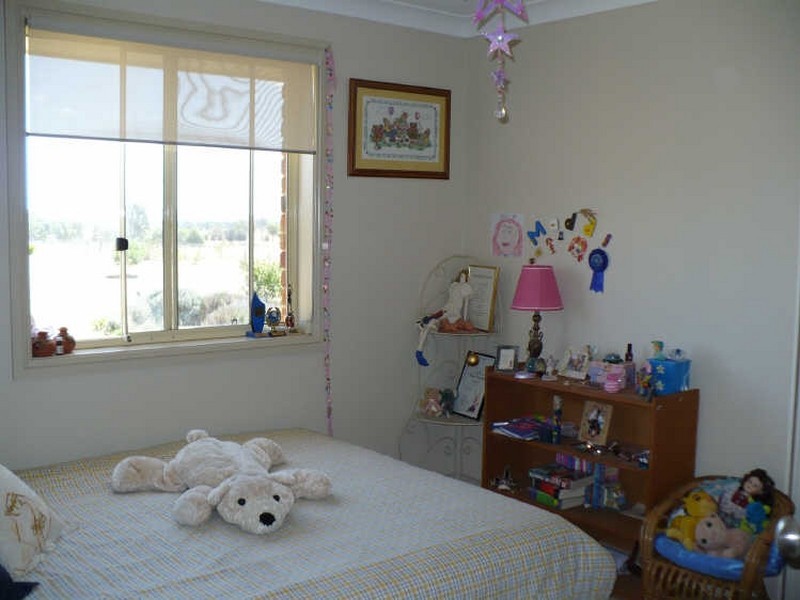 8 River Park Road, Cowra NSW 2794