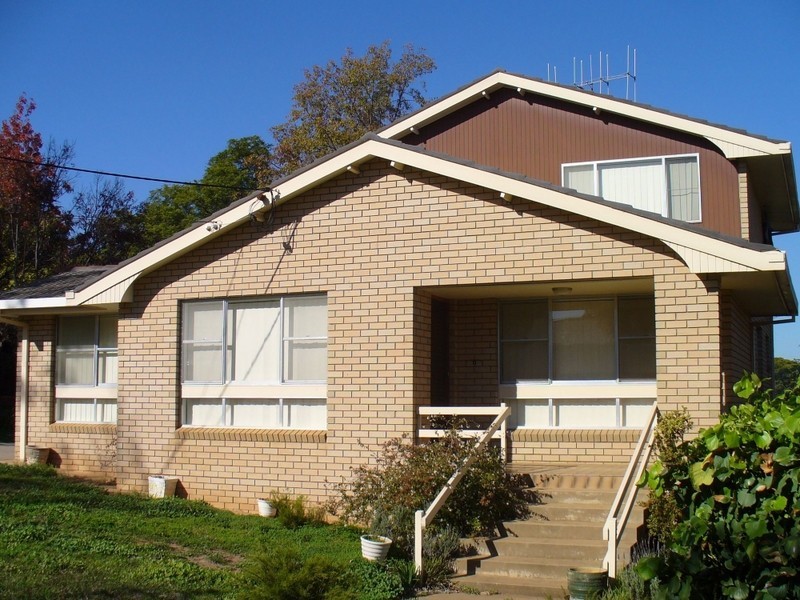35 Macassar Street, Cowra NSW 2794
