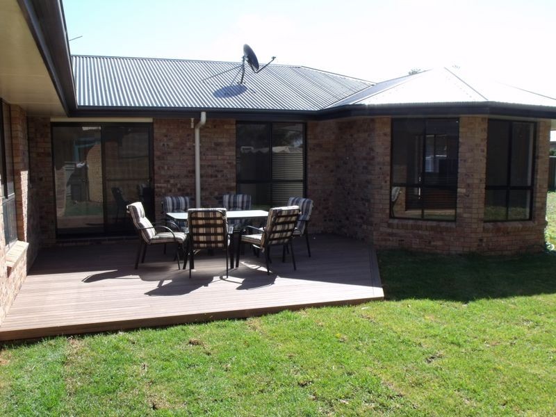 31 Lyall Street, Cowra NSW 2794
